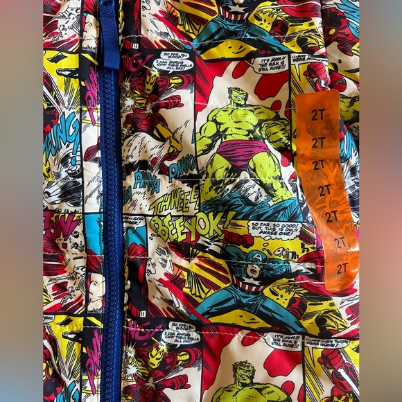 NWT MARVEL Avengers All Over Print Reversible Puffer Fleece Jacket Size 2T Hood - Picture 4 of 6